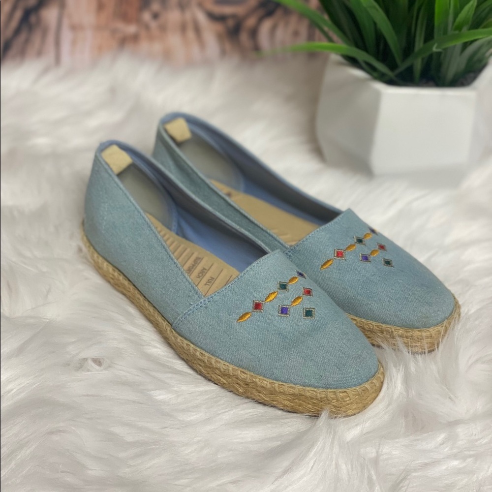 Liz Claiborne flats! Like new!